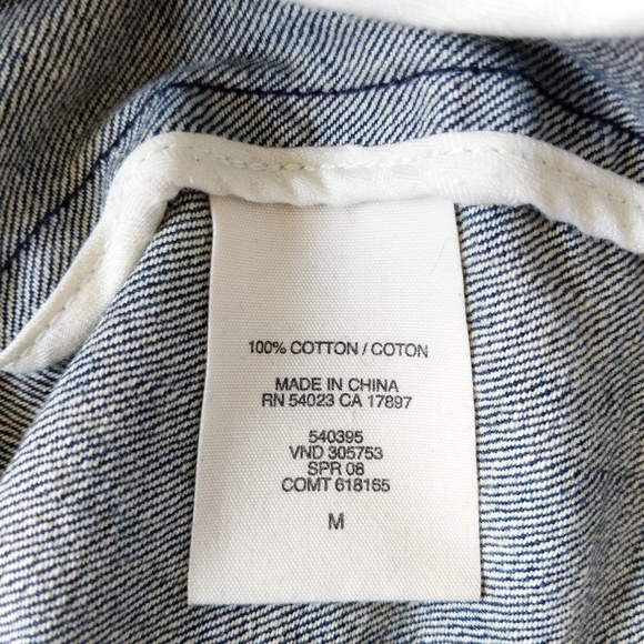 Gap Denim Jacket with Pleated Back - Picture 5 of 14